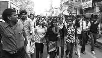AISA campaigners led by AISA Presidential candidate Divya Gautam (centre)